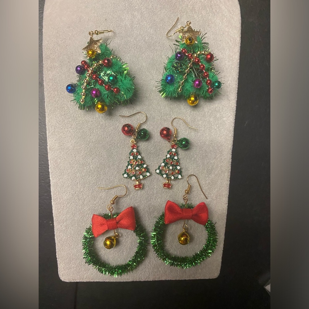 Festive Christmas Earrings Set
